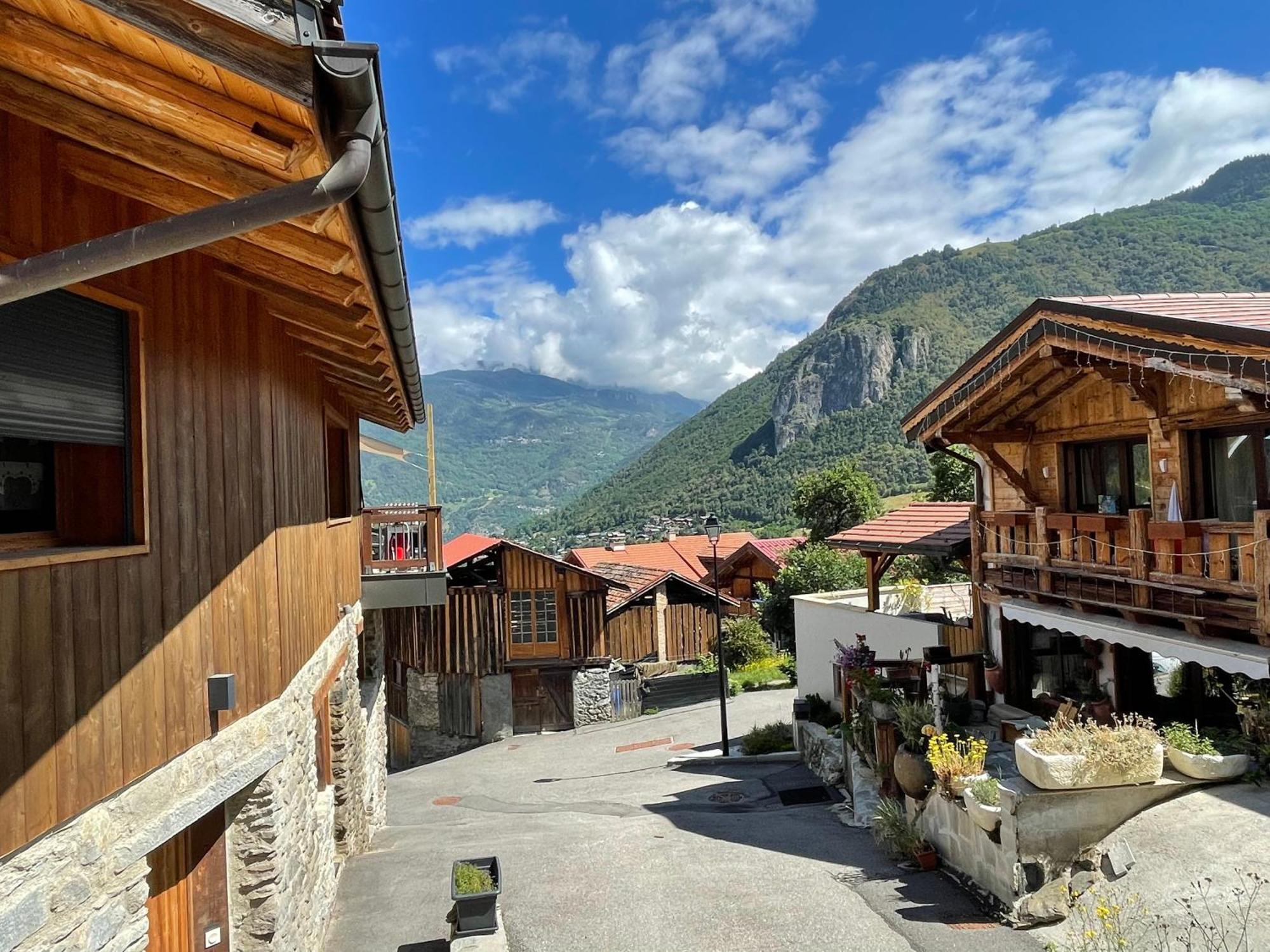 maison de village au pied des 3 Vallées Villarlurin Exterior foto